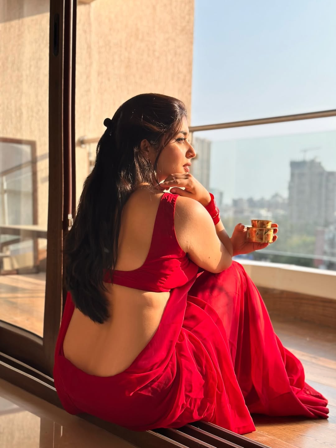 Hot Nikita Sharma In Crimson Ethnic Saree Look
