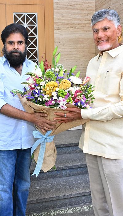 Pics: PK Looks Weak, Still Needs More Rest