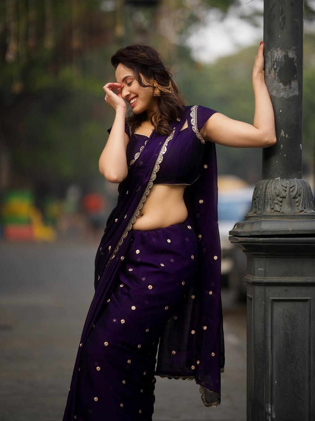 Edgy Priyanka Kholgade Lean Against Lamp Post