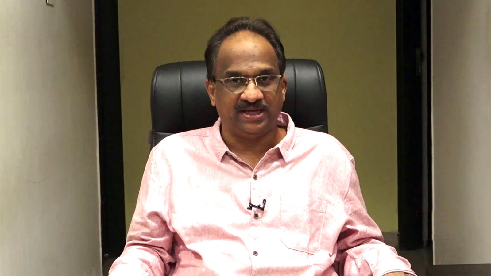 నాగేశ్వరరావు 'ప్రొఫిసర్ ఆఫ్ వైసీపీ'.?