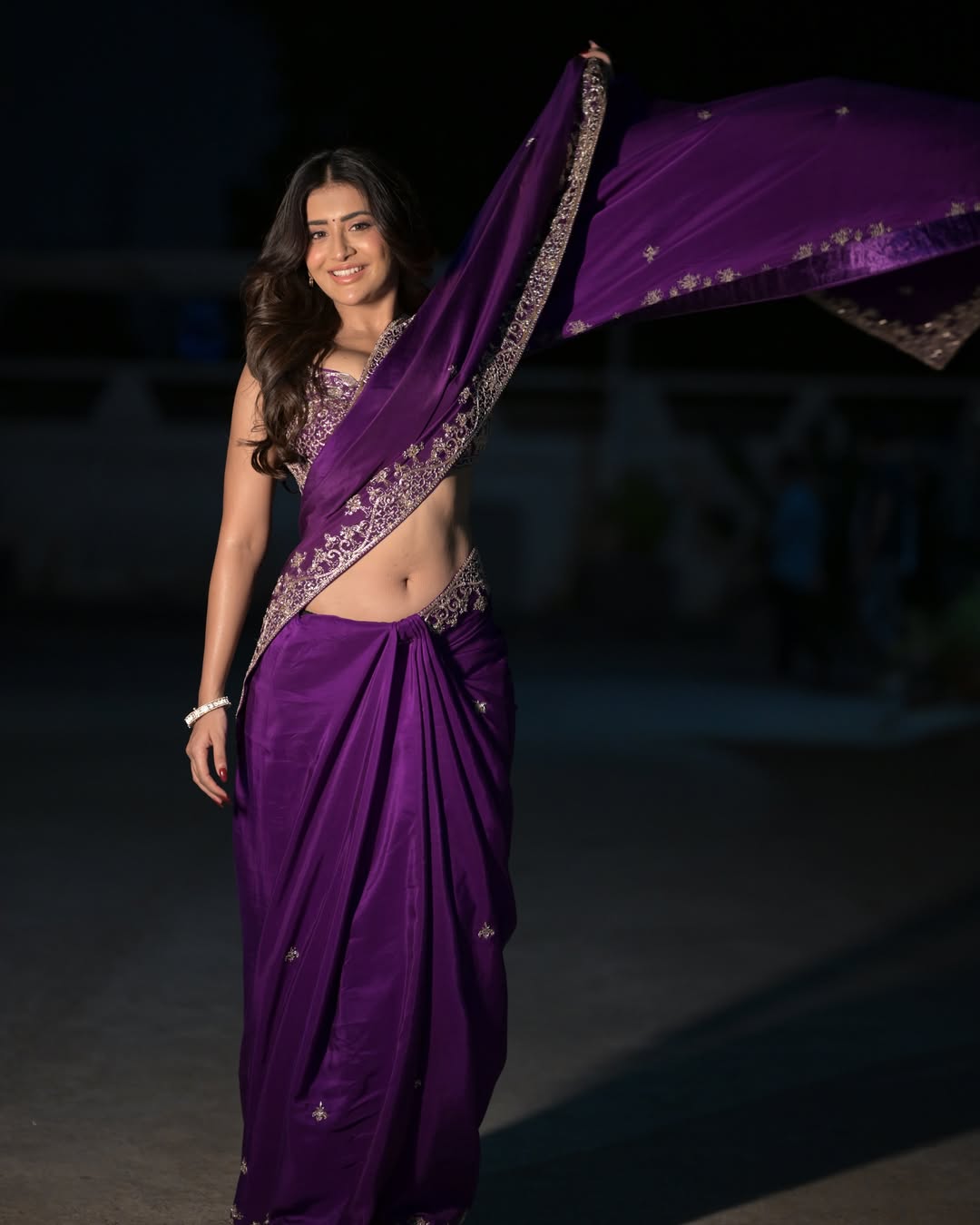 Rashi Singh Flying Pallu Pose Twirling In Saree