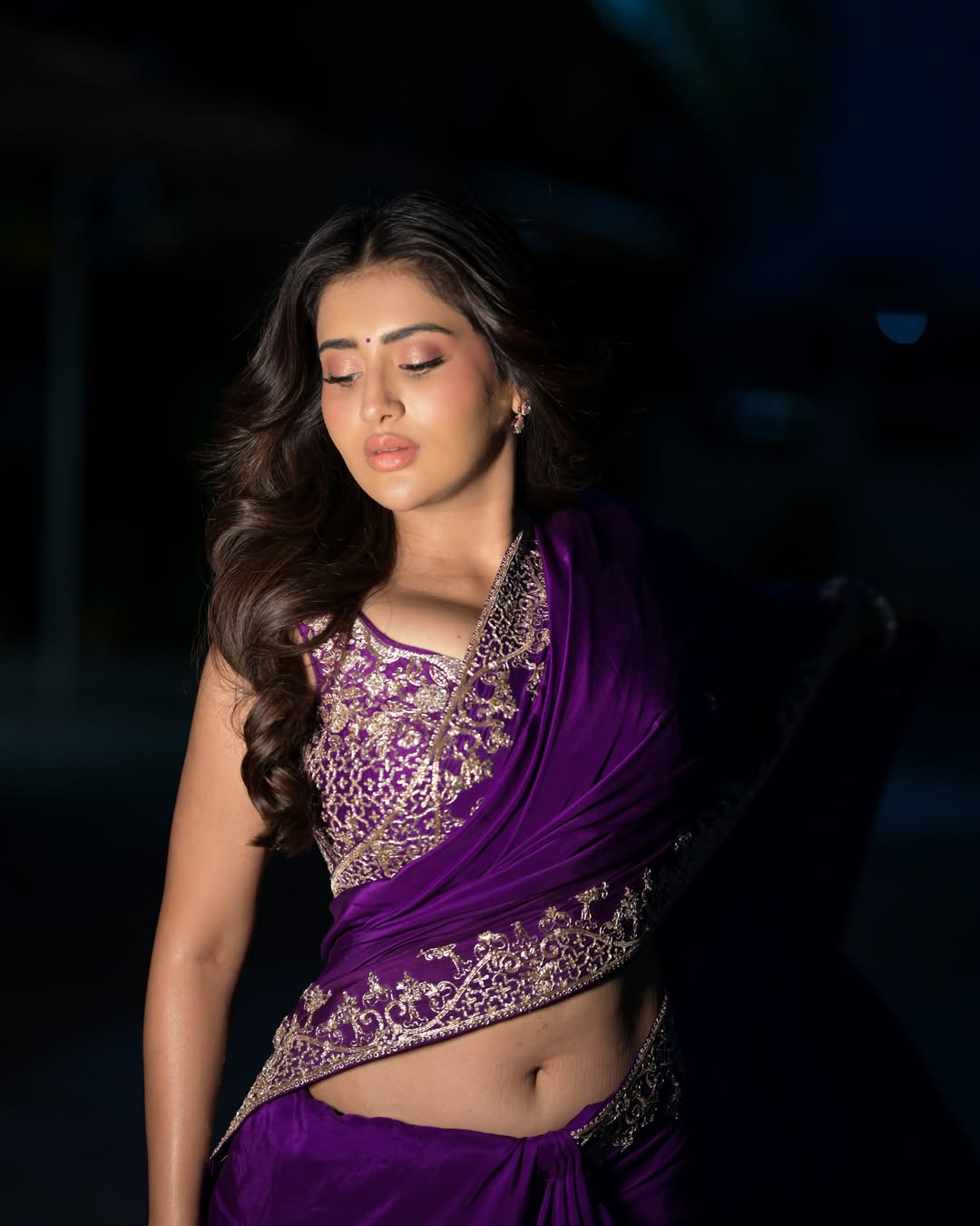 Rashi Singh Flaunting Toned Waistline Low Drape