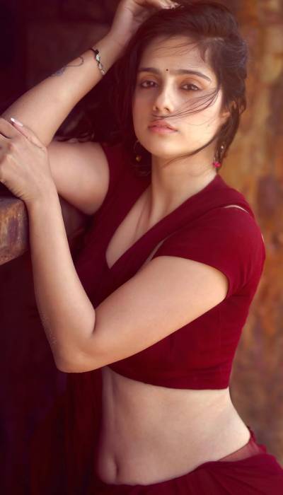 Pics: Rose Sardana Flaunts Regal Saree Style With Bold Attitude
