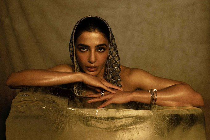 Glamorous Samantha Look With Intense Fashion Aura