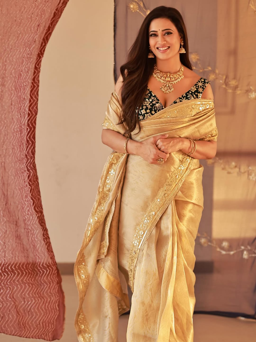 Actress Shweta Tiwari Flaunting Regal Gold Drape