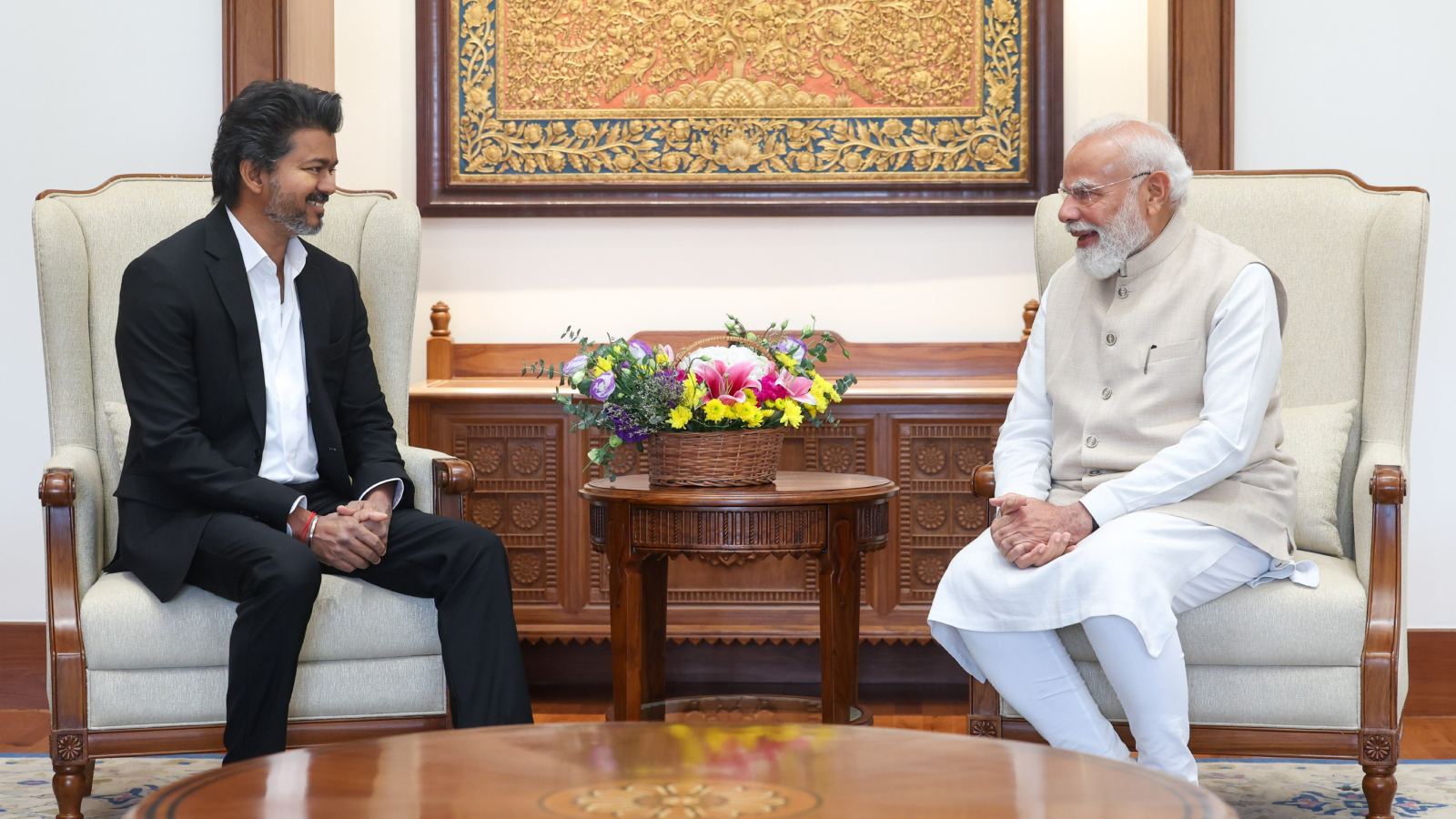 నాడు సీబీఐ ఆఫీసుకి.. నేడు ప్రధానితో భేటీ