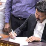 సిఎం విజయ్‌.. తొలి సంతకాలు… తొలి విమర్శలు!