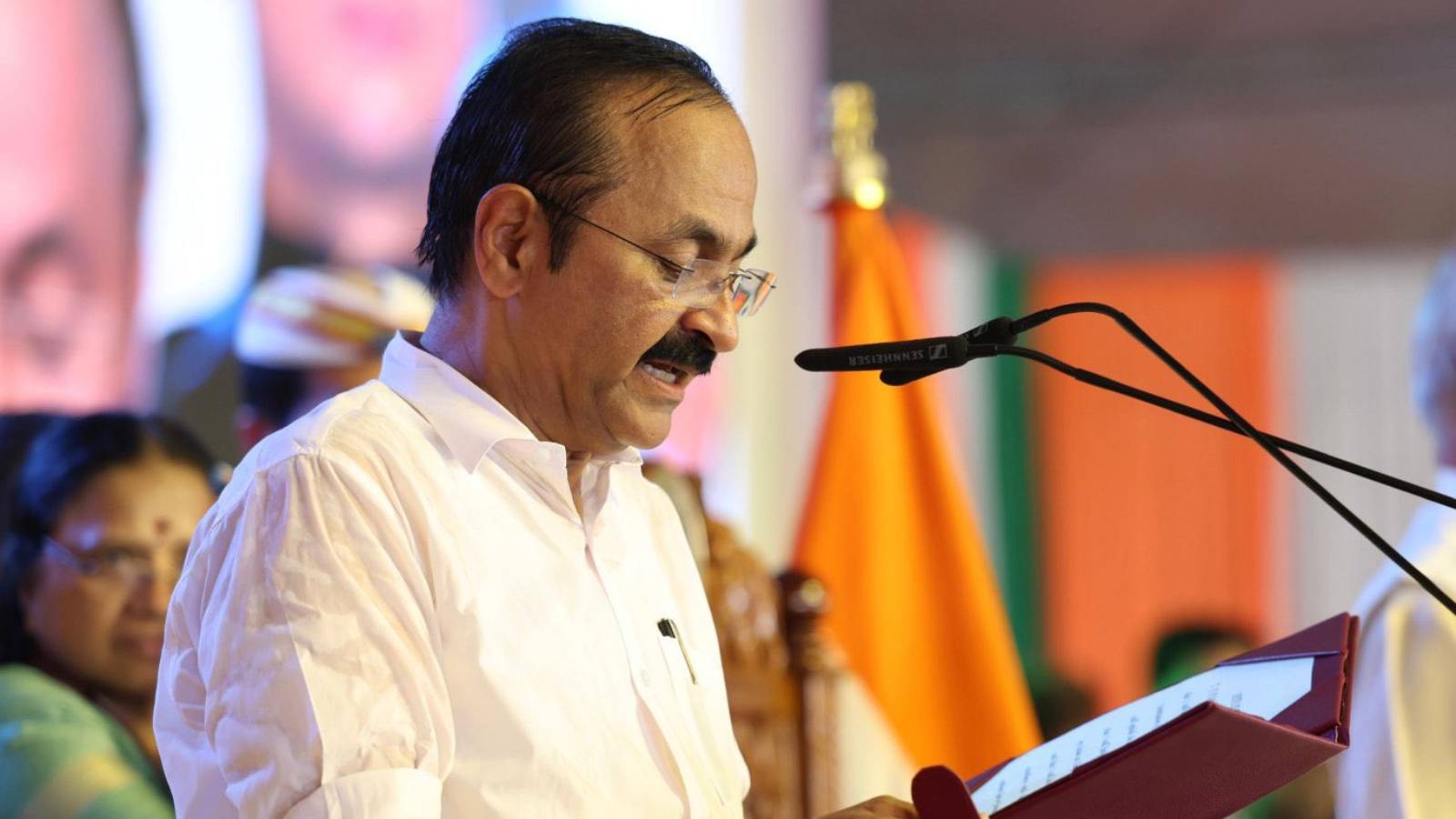 v-d-satheesan-oath-ceremony-in-kerala