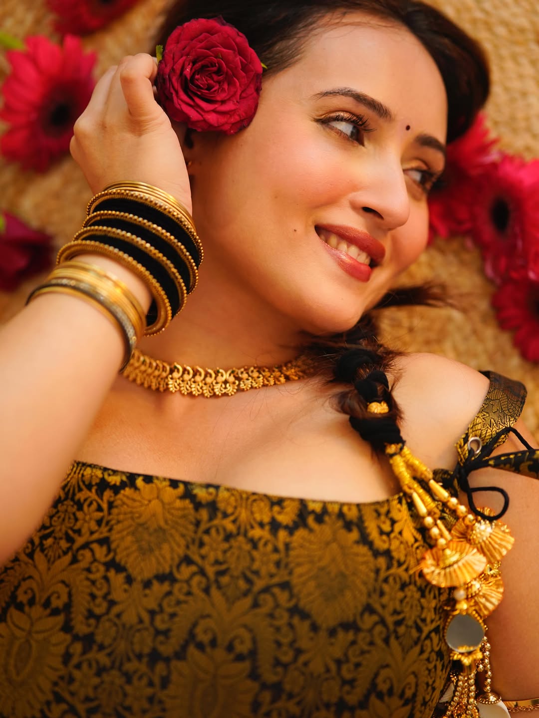 Varsha Rekhate Stylish Gold Vaddanam Waist Belt
