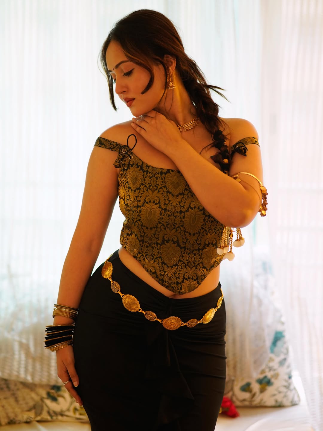 Varsha Rekhate Flaunting Curves In Ethnic Fusion