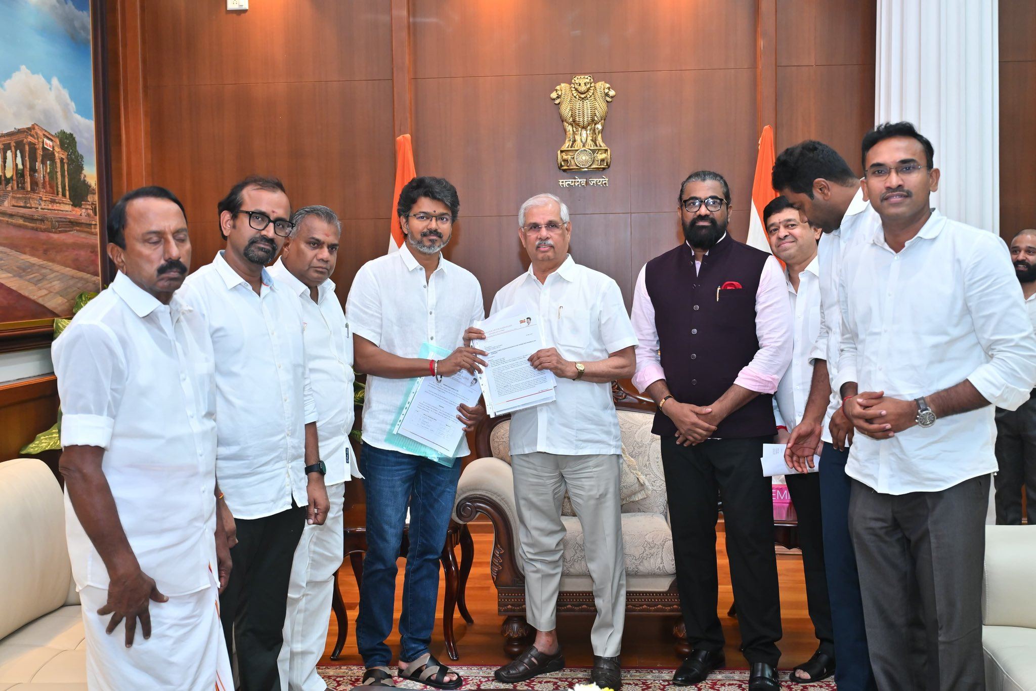 Vijay Stylish Political Appearance With Team Members