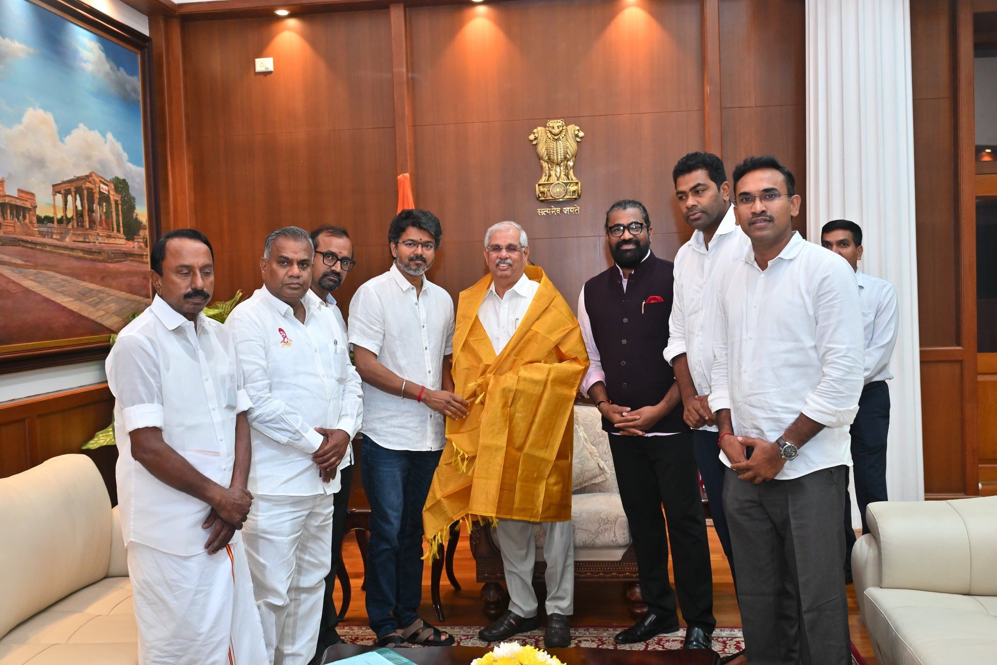 vijay-meets-tamil-nadu-governor