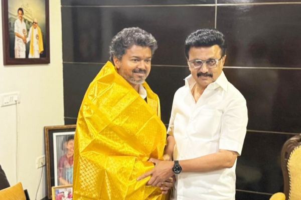 Vijay visits Stalin residence
