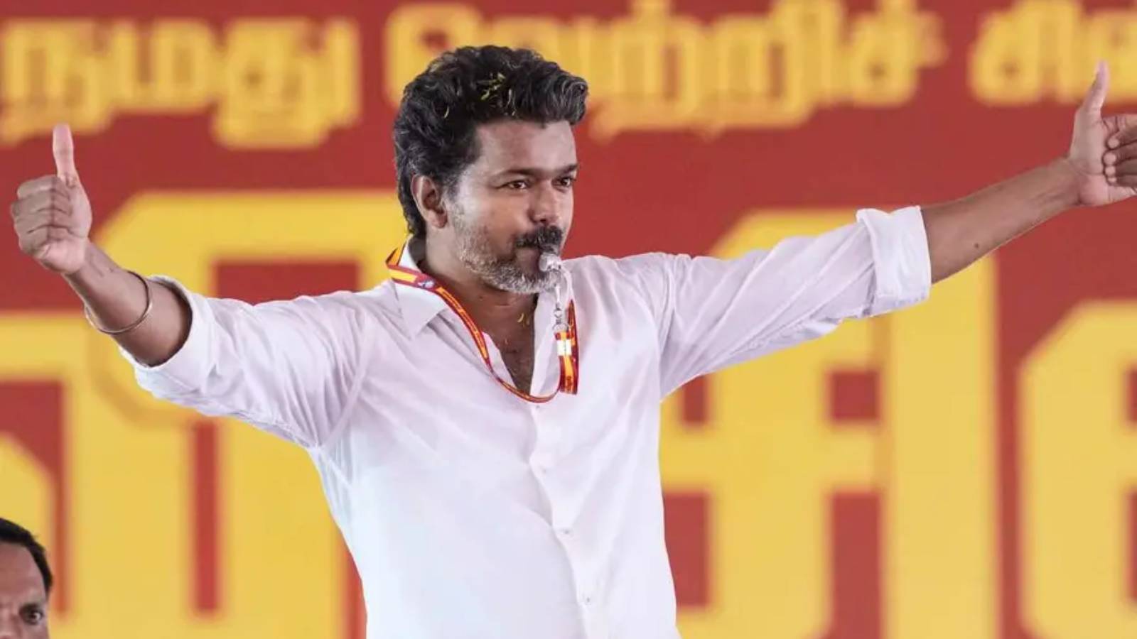 రజనీ..కమల్ కు కానిది విజయ్ సాధించారు..
