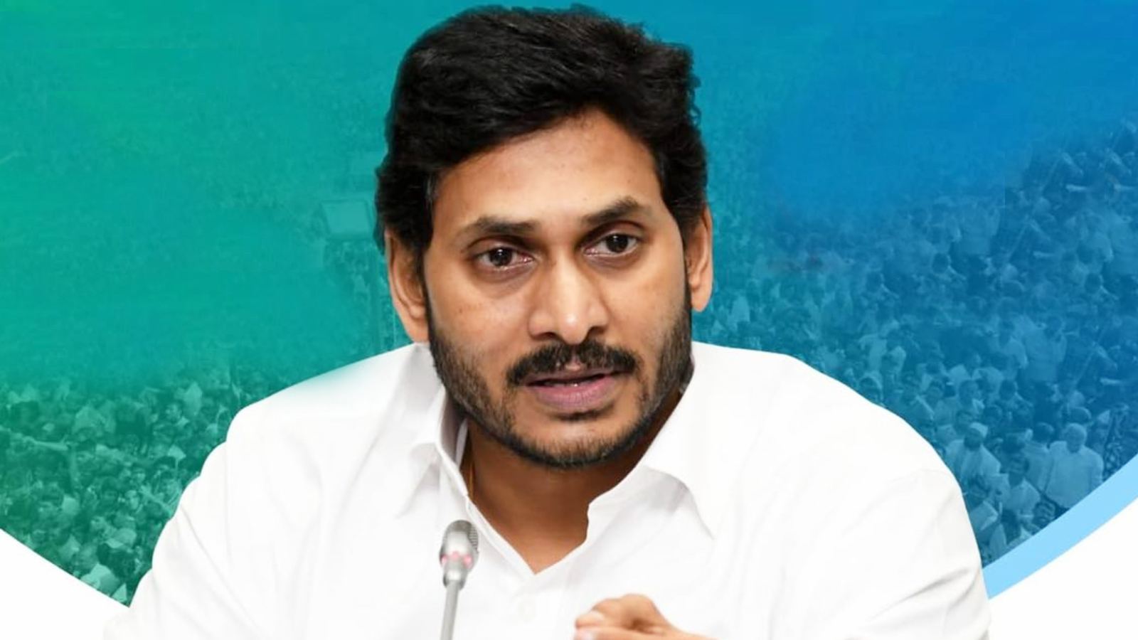 YS Jagan speaking at a press meet criticizing Chandrababu Naidu during Andhra Pradesh political controversy