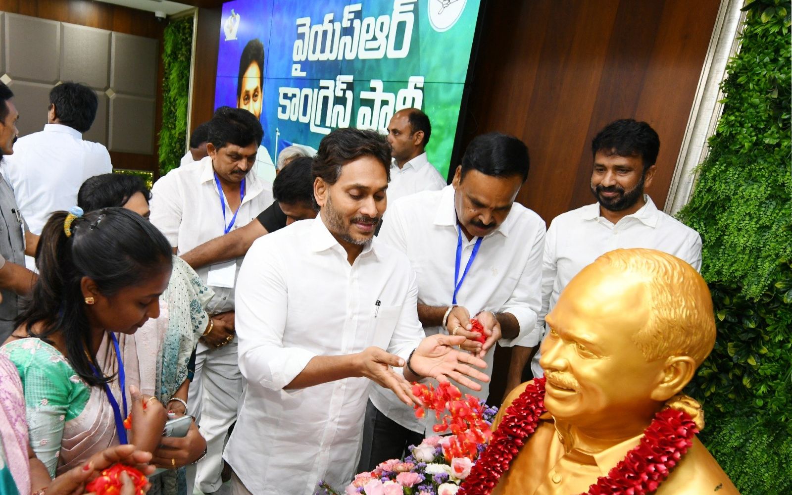 YSRCP and Chandrababu Naidu political strategy comparison in Andhra Pradesh