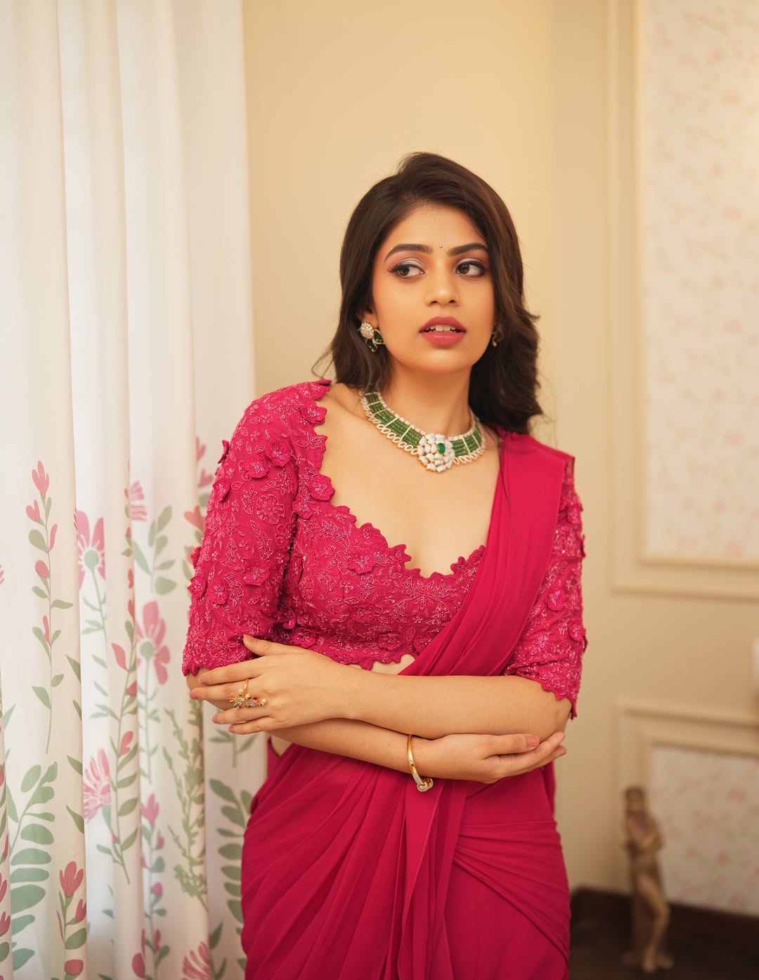 Bandhavi Sridhar Flaunts Her Graceful Saree Drape