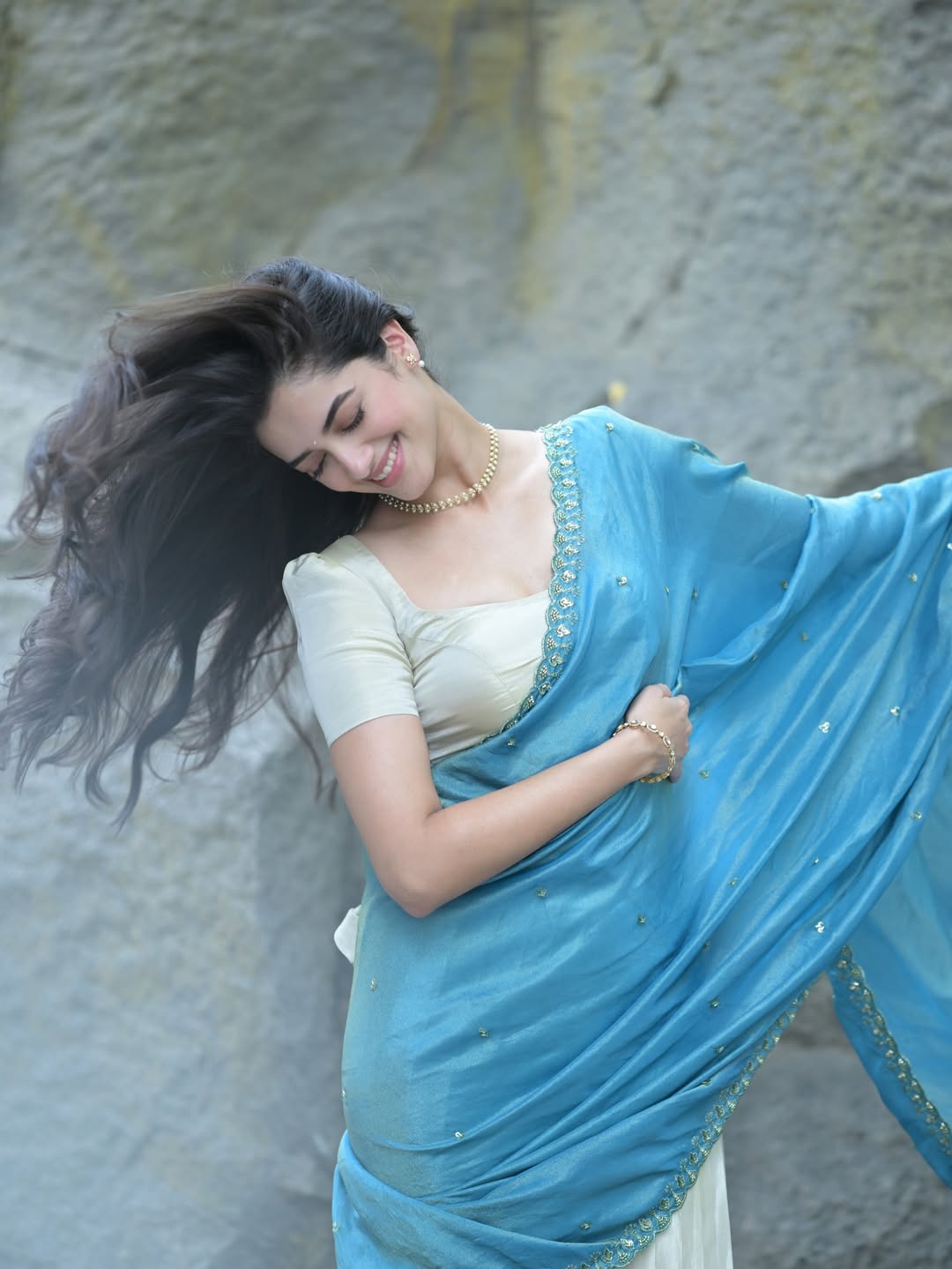 Bhagyashri Borse Displaying Graceful Ethnic Style