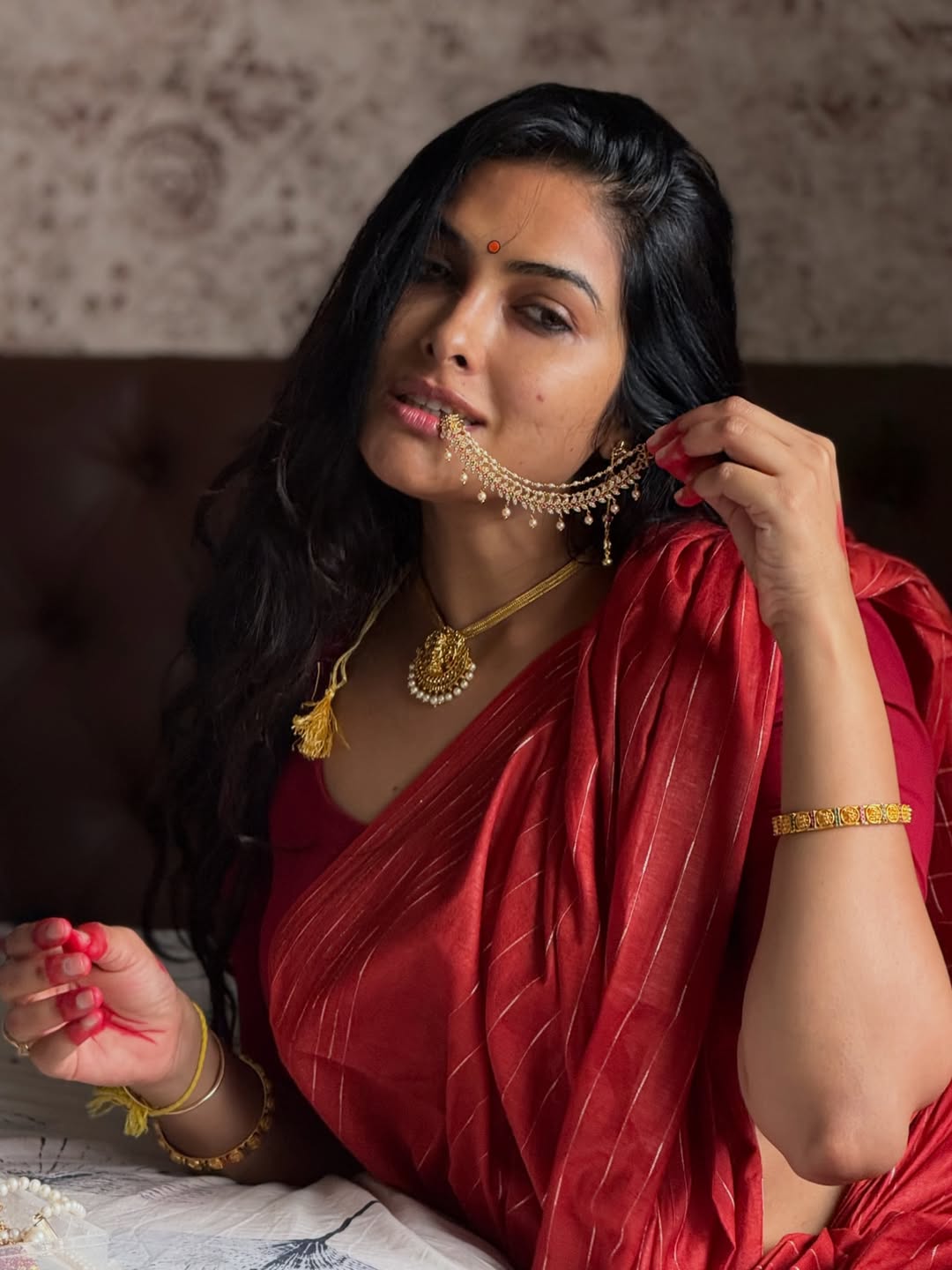 Divi Vadthya Graceful Festive Saree Pose