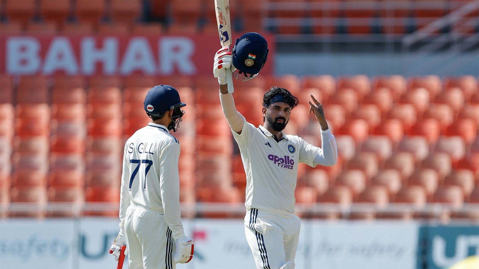 KL Rahul and Shubman Gill on Day 1