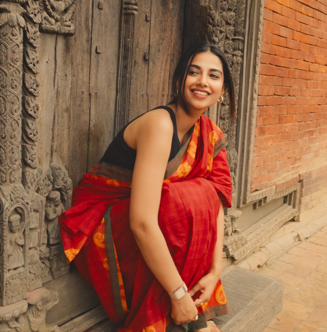 Meenakshi Chaudhary Graceful Outdoor Saree Pose