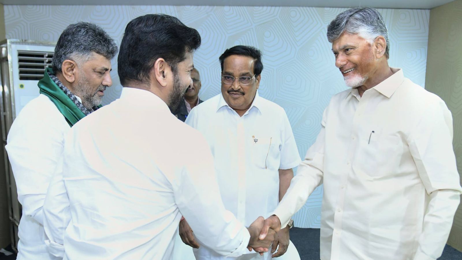 Naidu and Revanth Reddy at Hosapete1