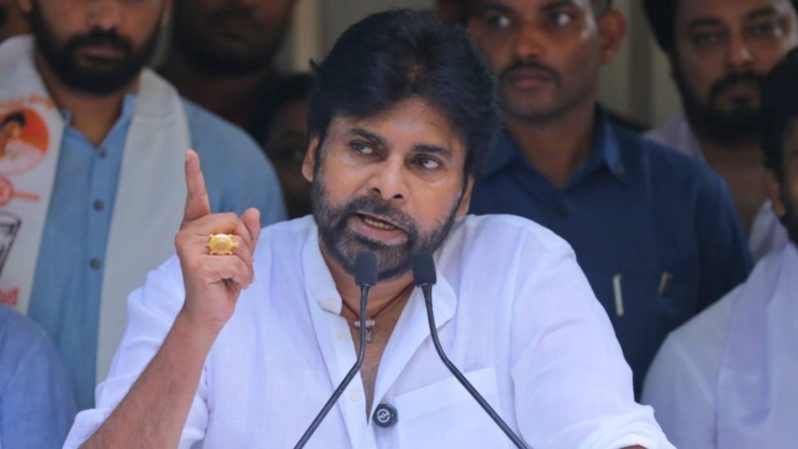Pawan Kalyan Gives BRS and Congress a New Talking Point