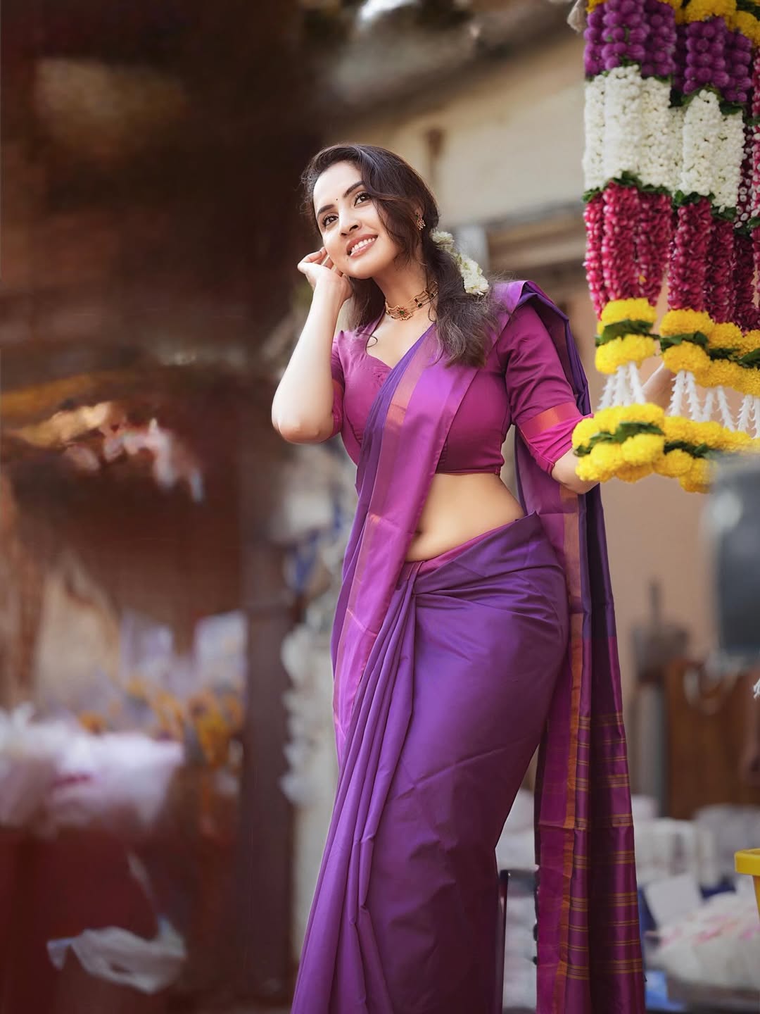 Priyanka Kholgade Smiling Royal Saree Profile