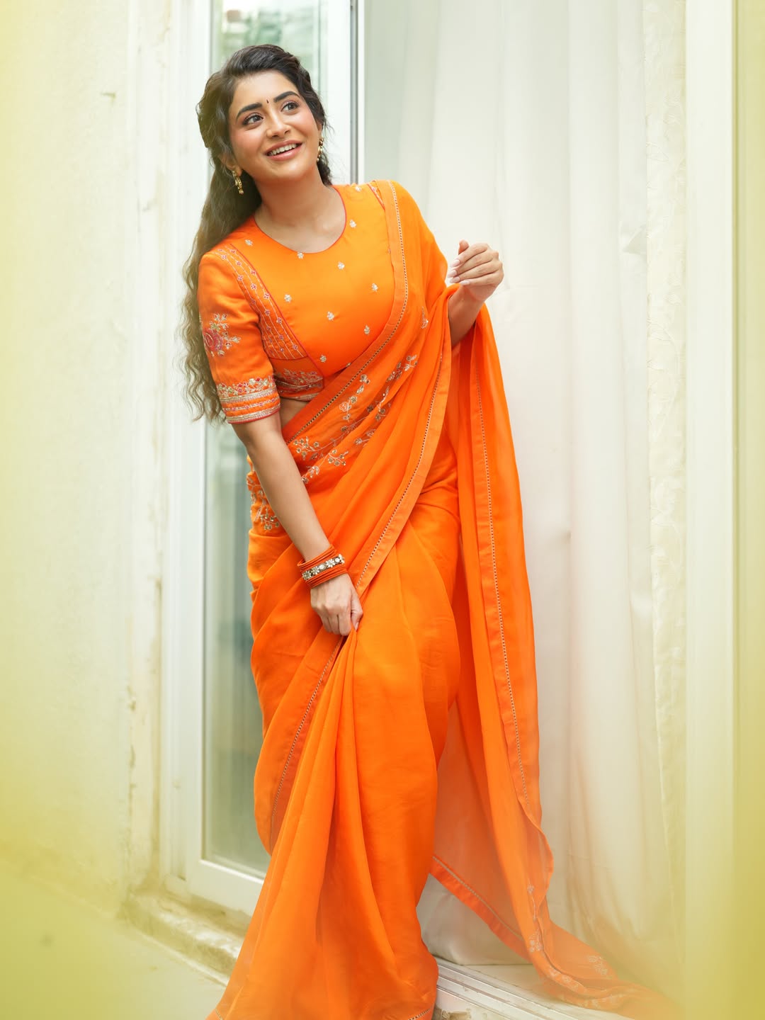 Rashi Singh Full Length Smiling In Bright Saree