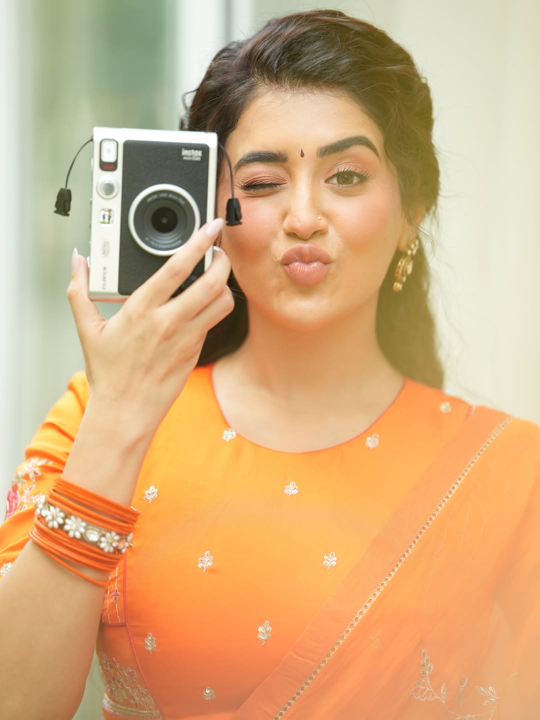 Rashi Singh Winking And Pouting For Camera Shot