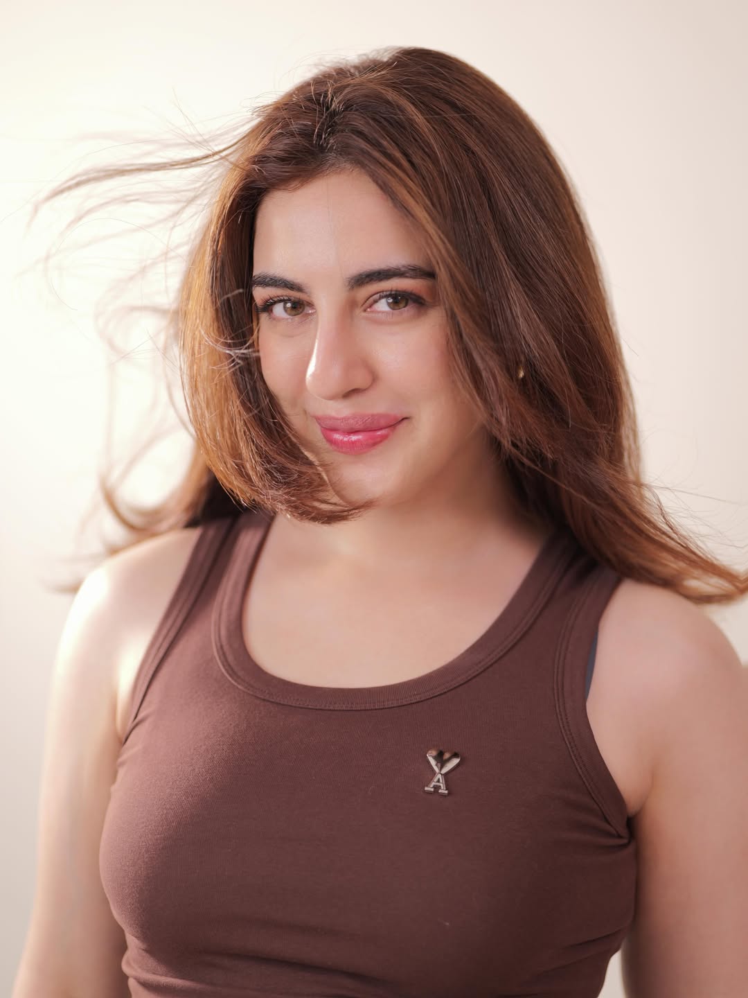 Samreen Kaur Radiates Fresh Natural Beauty Today