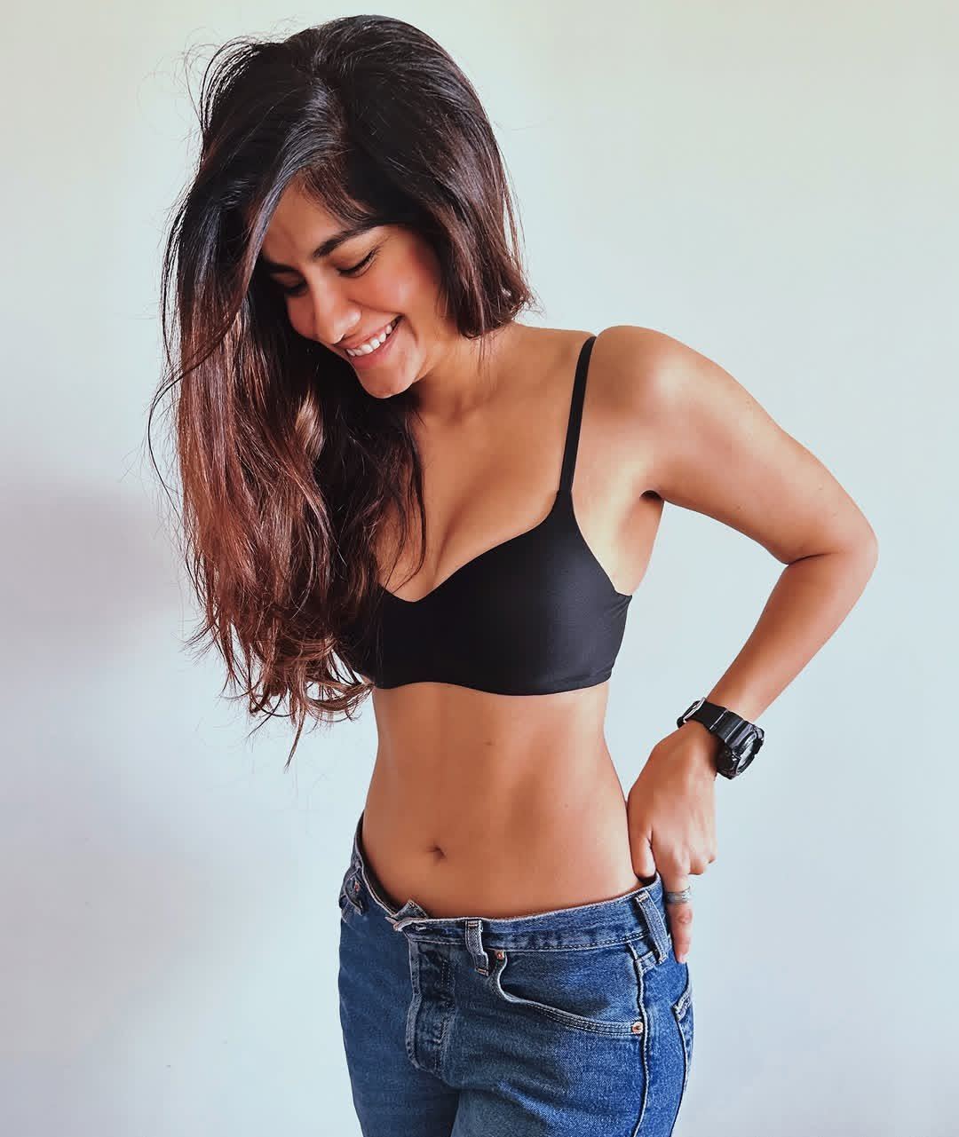 Shreya Dhanwanthary Casual Blue Jeans Chic Avatar