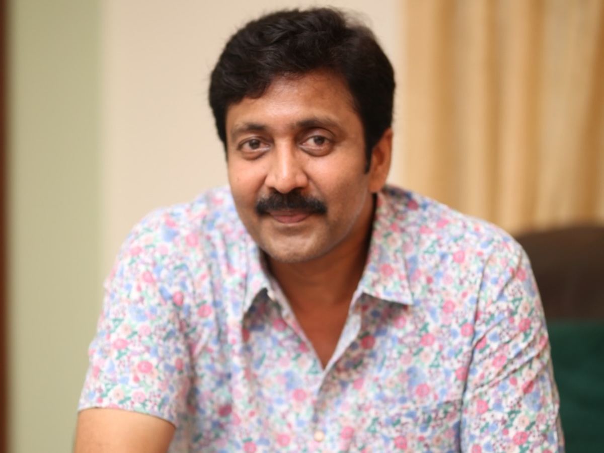 Transfer Trimurthulu Blends Entertainment With Realistic Approach: Vadde Naveen