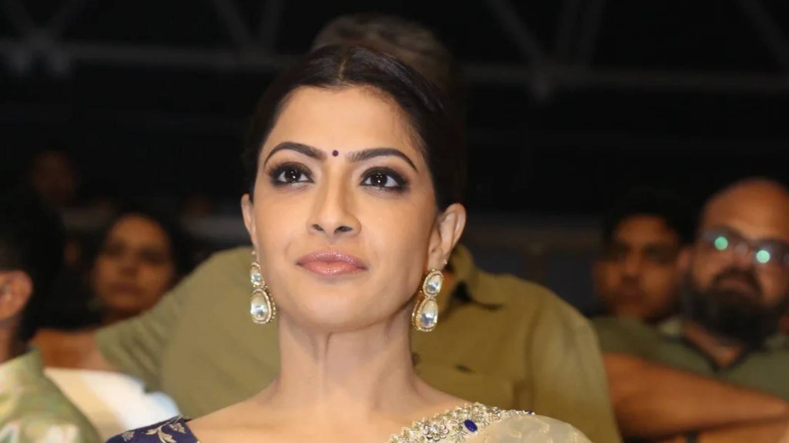 Varalaxmi Sarathkumar controversy