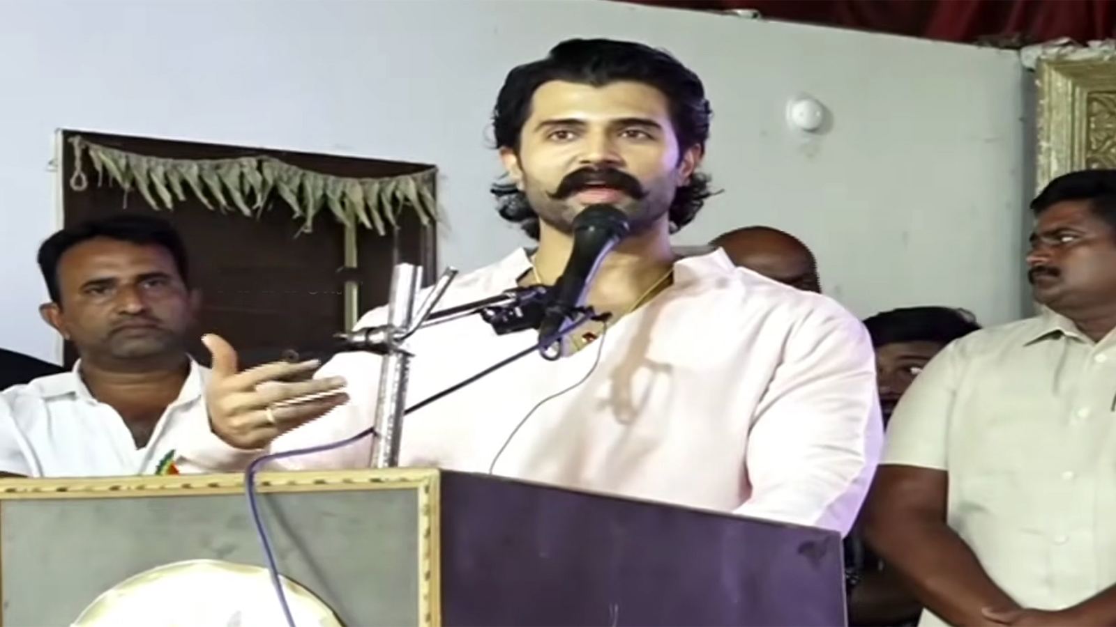 Vijay and Rashmika at scholarship event