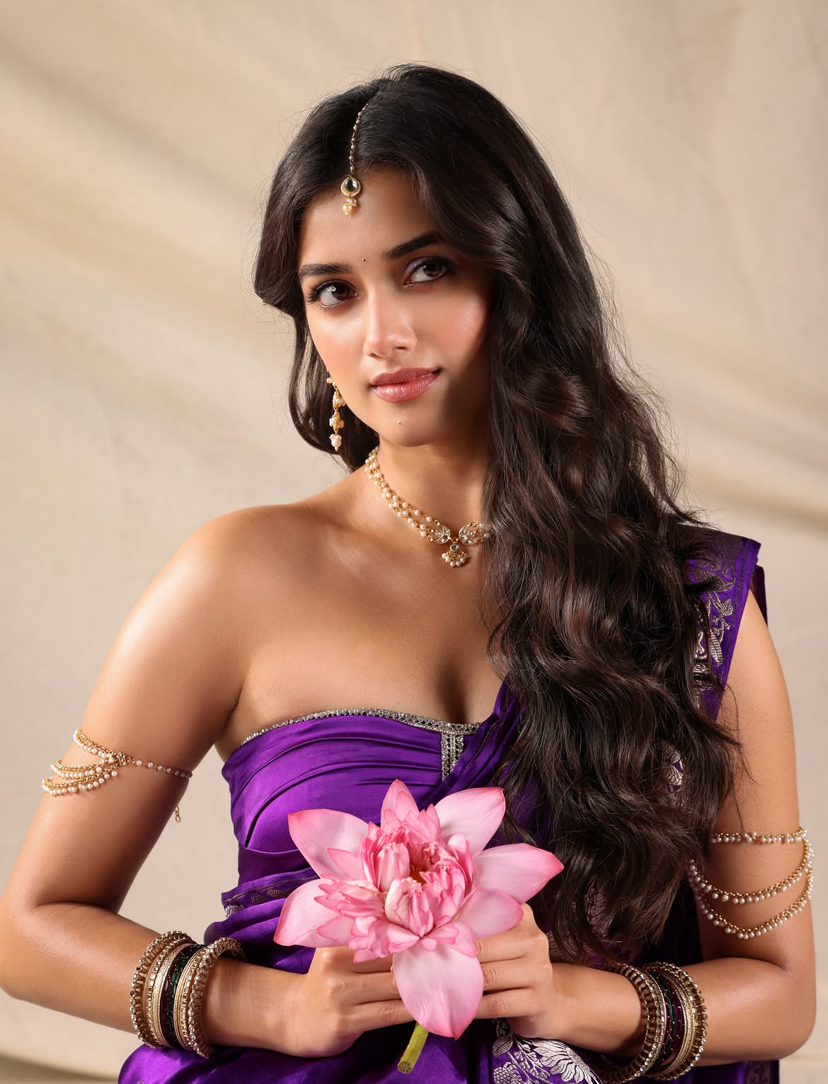 Bhagyashri Borse Wearing Golden Pearl Maang Tikka