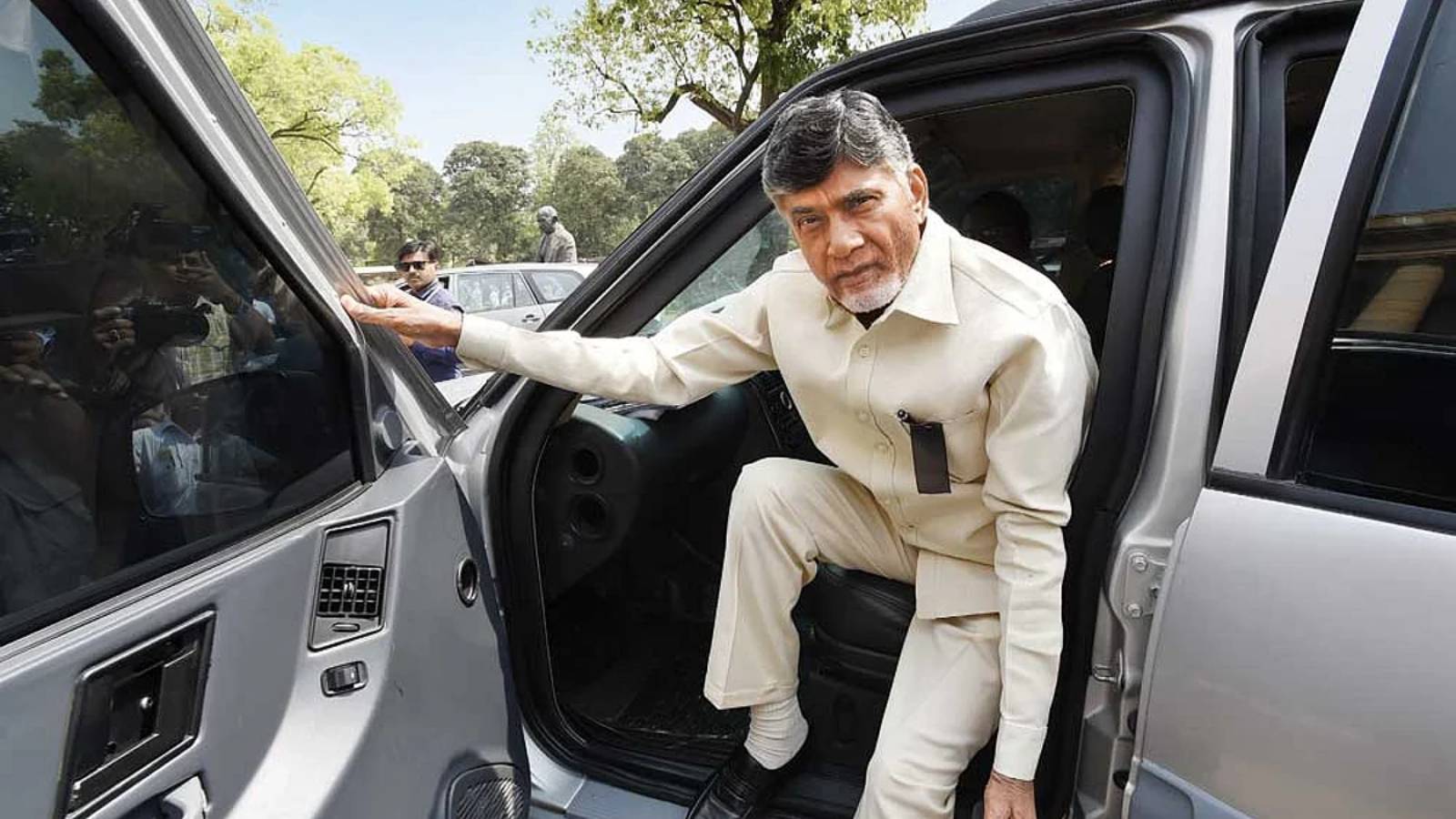 Chief Minister official vehicles comparison
