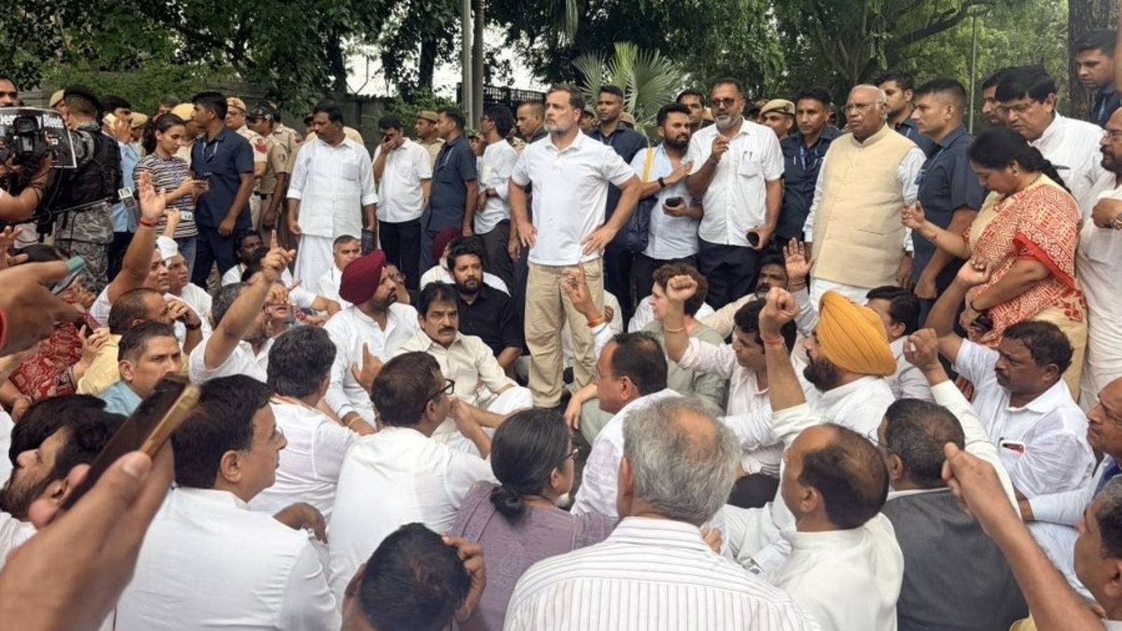 Congress Leaders' NEET Dharna Targets Narendra Modi Govt