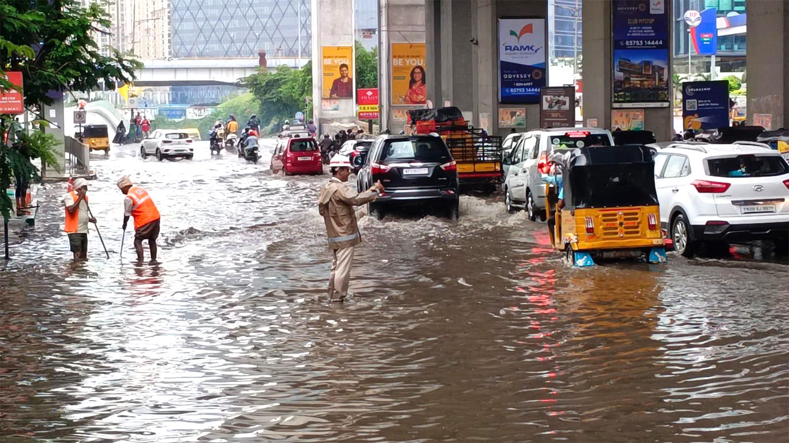 Hyderabad traffic hit by monsoon rains