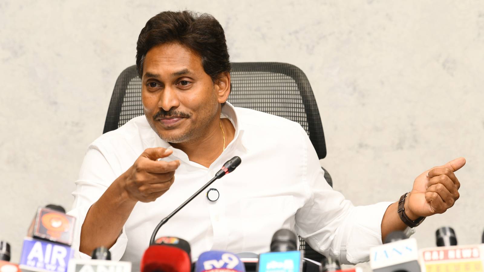 Jagan Mohan Reddy on Vizag and Amaravati