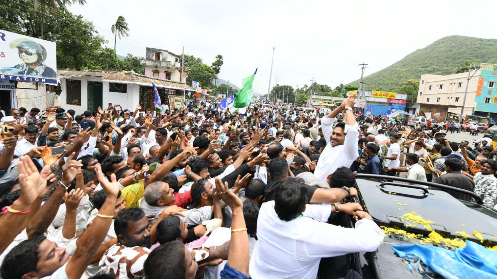 Jagan visits Srikakulam