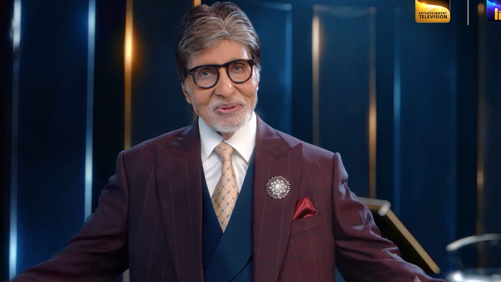 Amitabh Bachchan on KBC 18 set