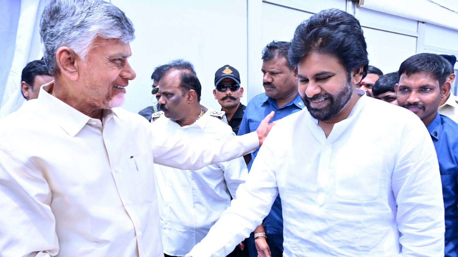 Naidu visits Pawan Kalyan in Mumbai