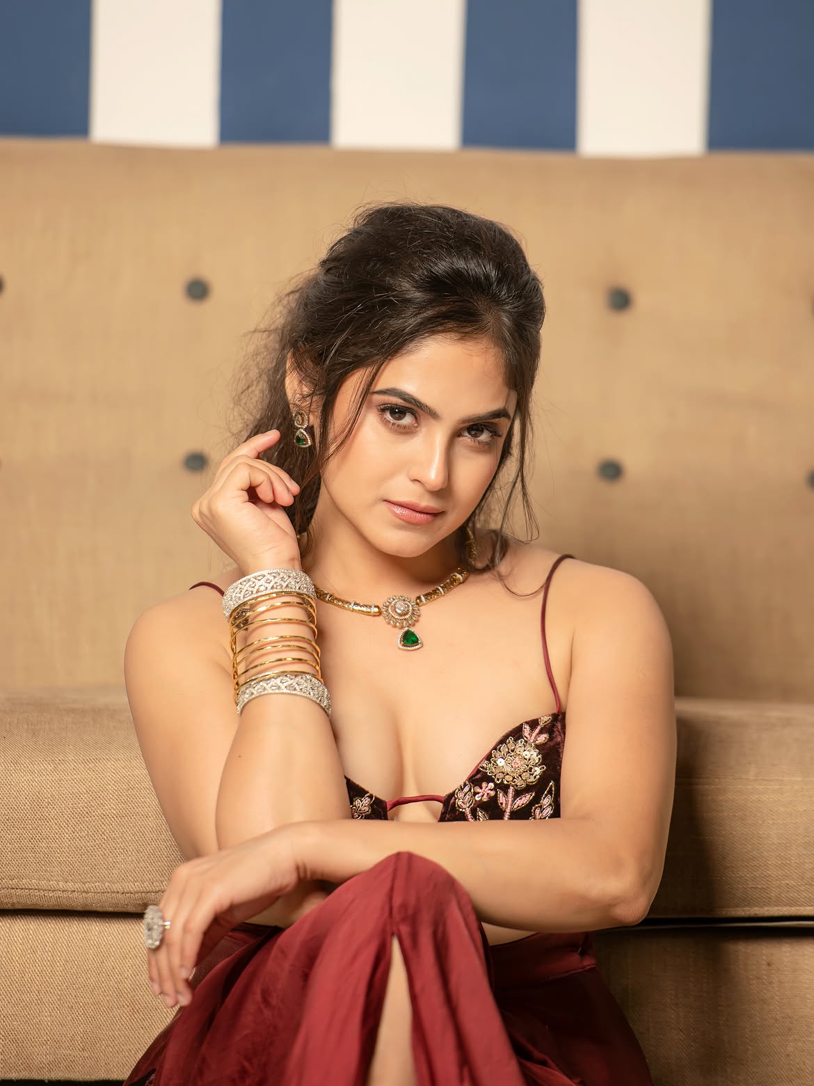 Naina Ganguly Looking Straight Wearing Gold Chain