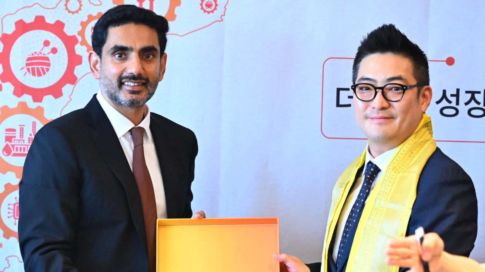 Nara Lokesh meets Hyundai Mobis executives