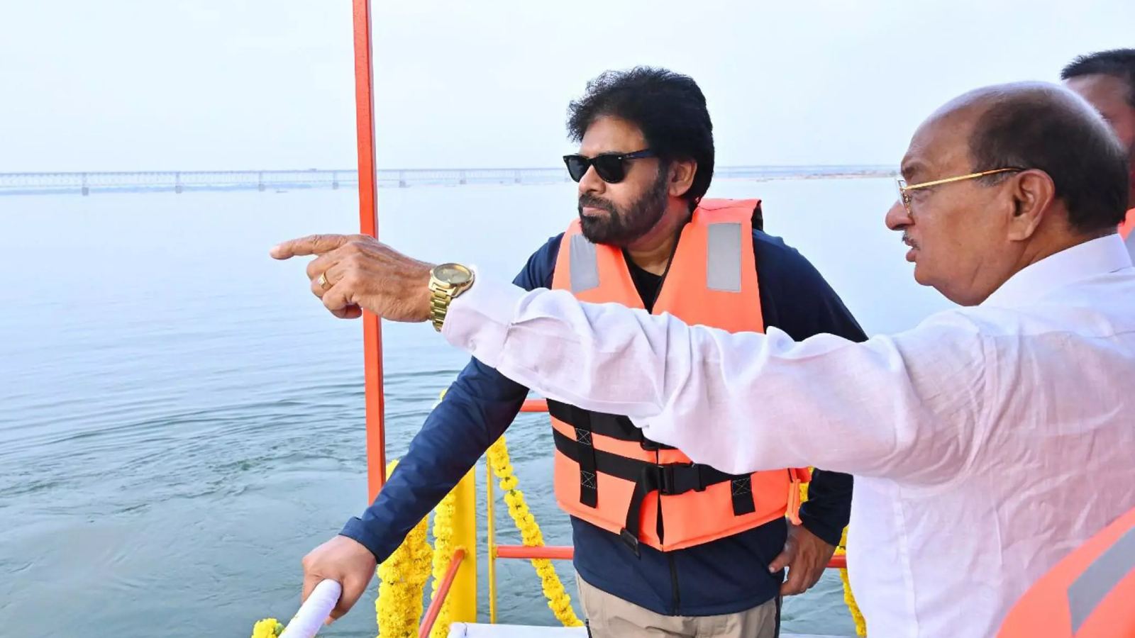 Pawan Kalyan reviews Pushkaralu works