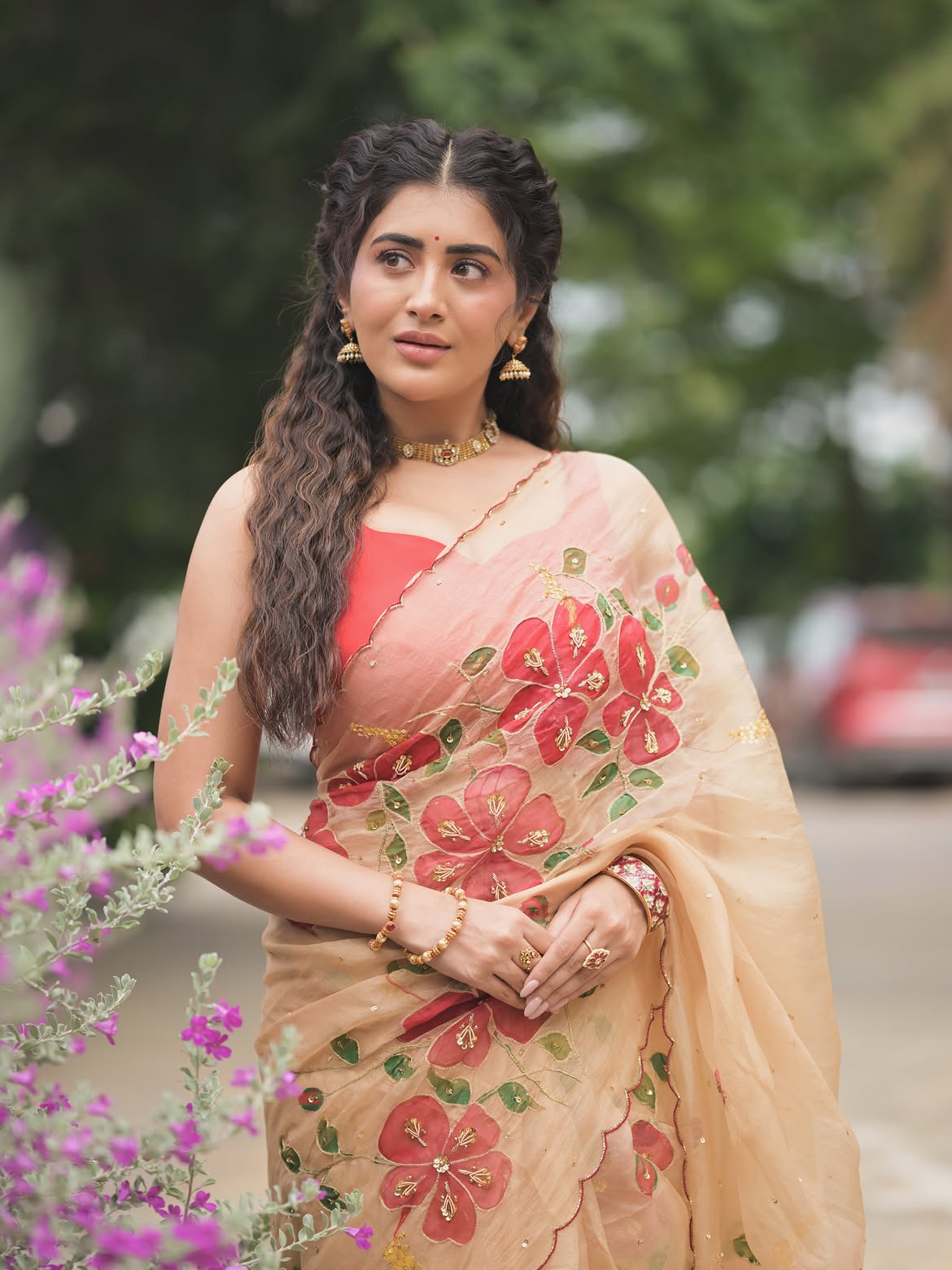 Rashi Singh Striking A Bold Ethnic Fashion Pose