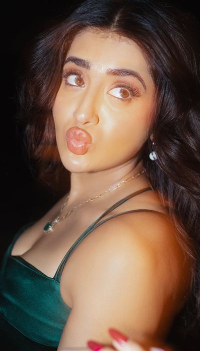 Rashi Singh Posing Boldly In Emerald Silk