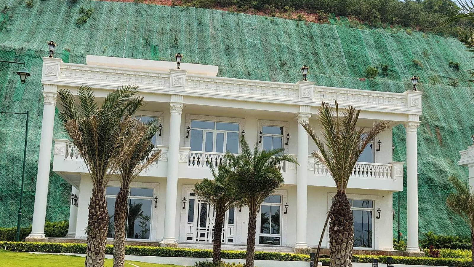 Rushikonda Palace lease bids