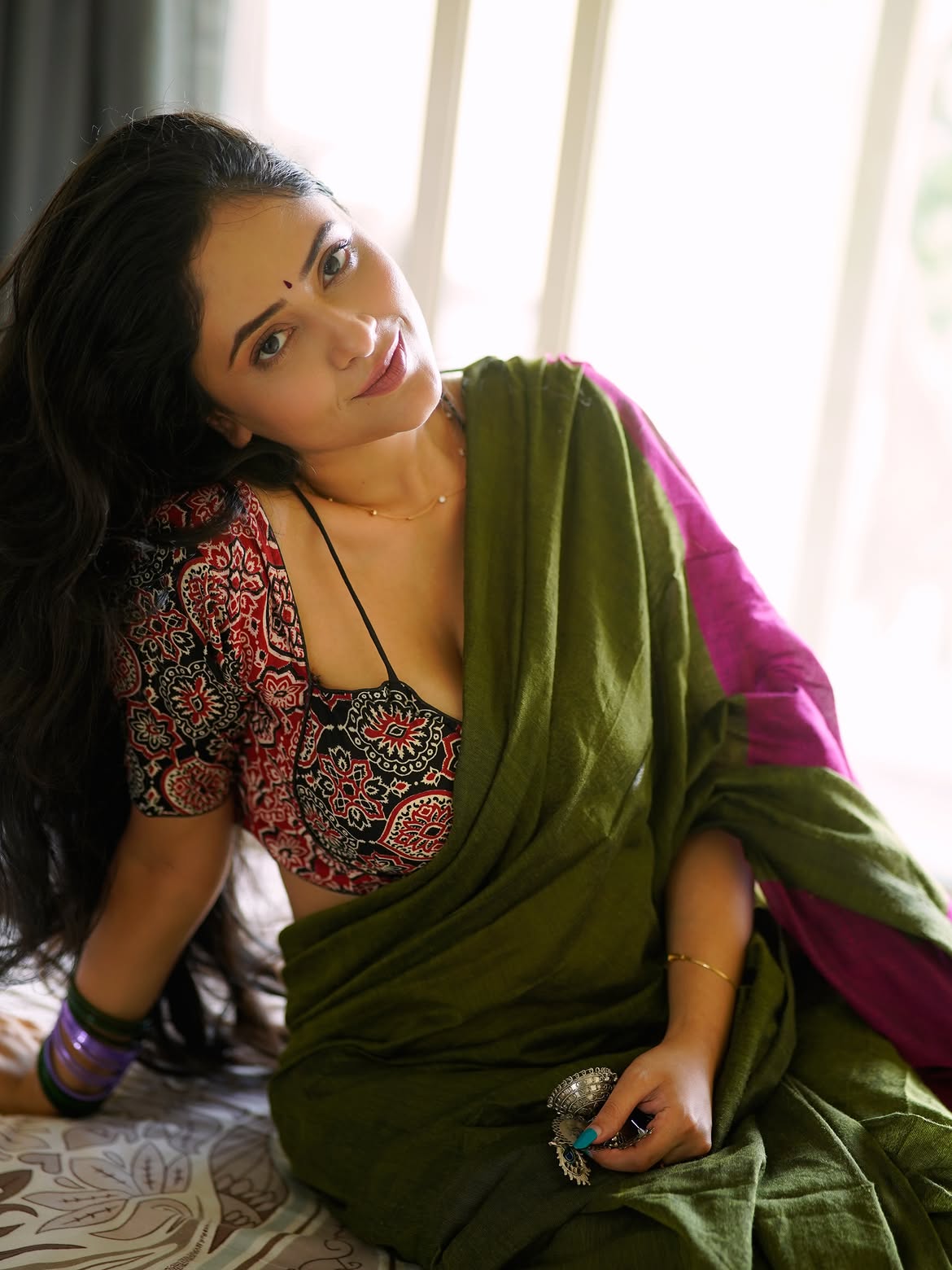 Sanya Thakur Shows Grace With Classic Saree Style